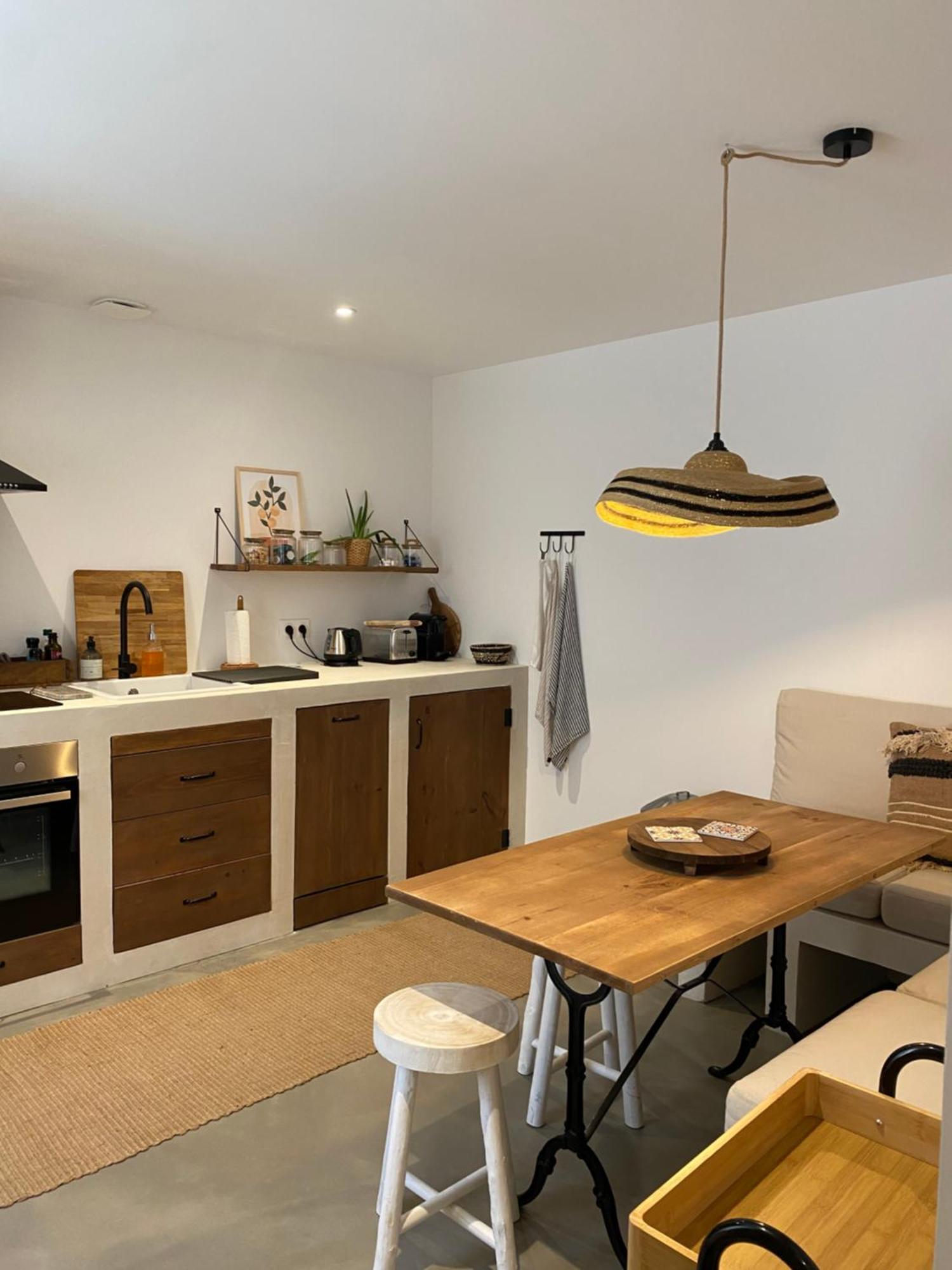 Joli Appartement En Ville Ровел Екстериор снимка