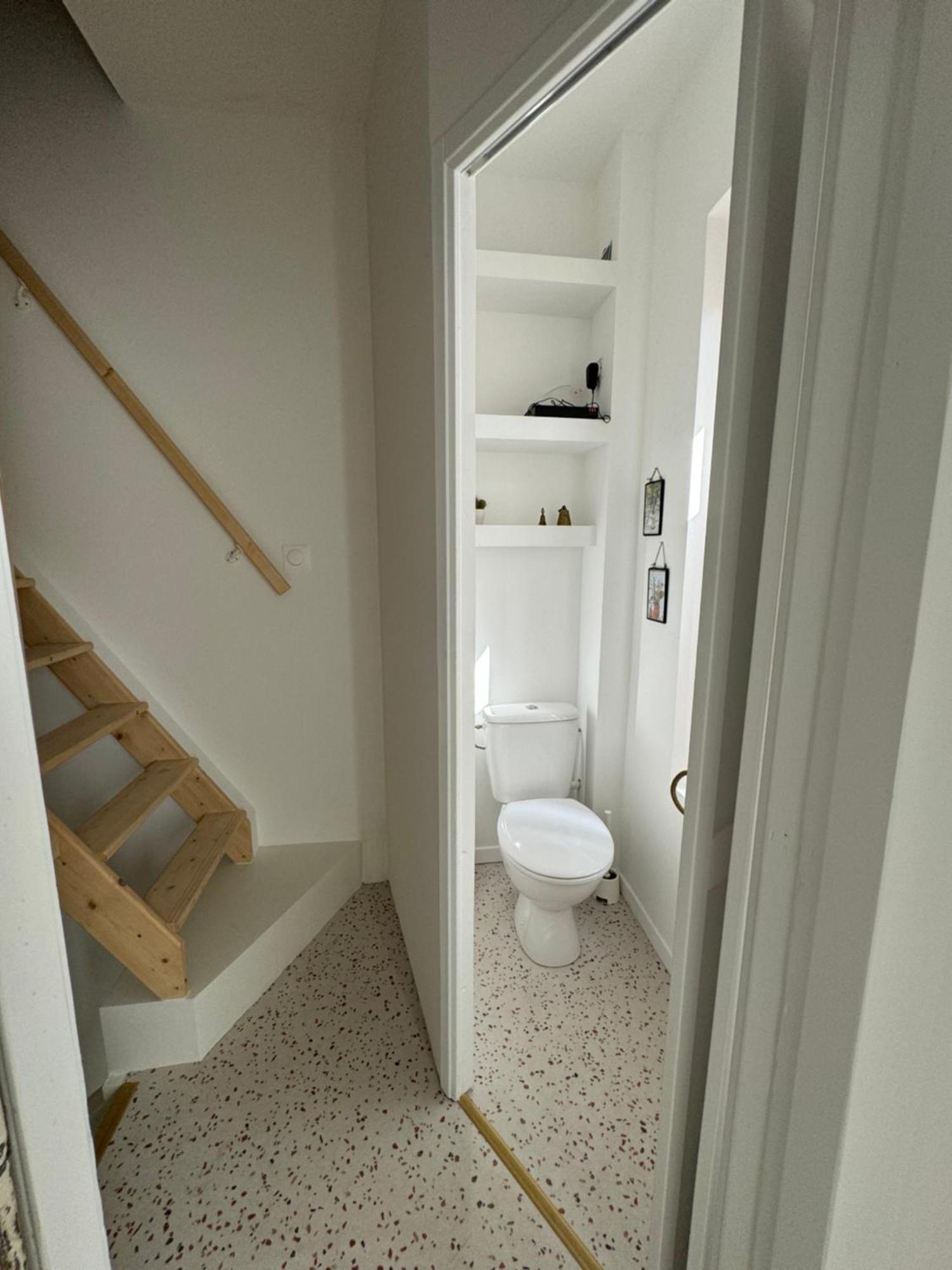 Joli Appartement En Ville Ровел Екстериор снимка