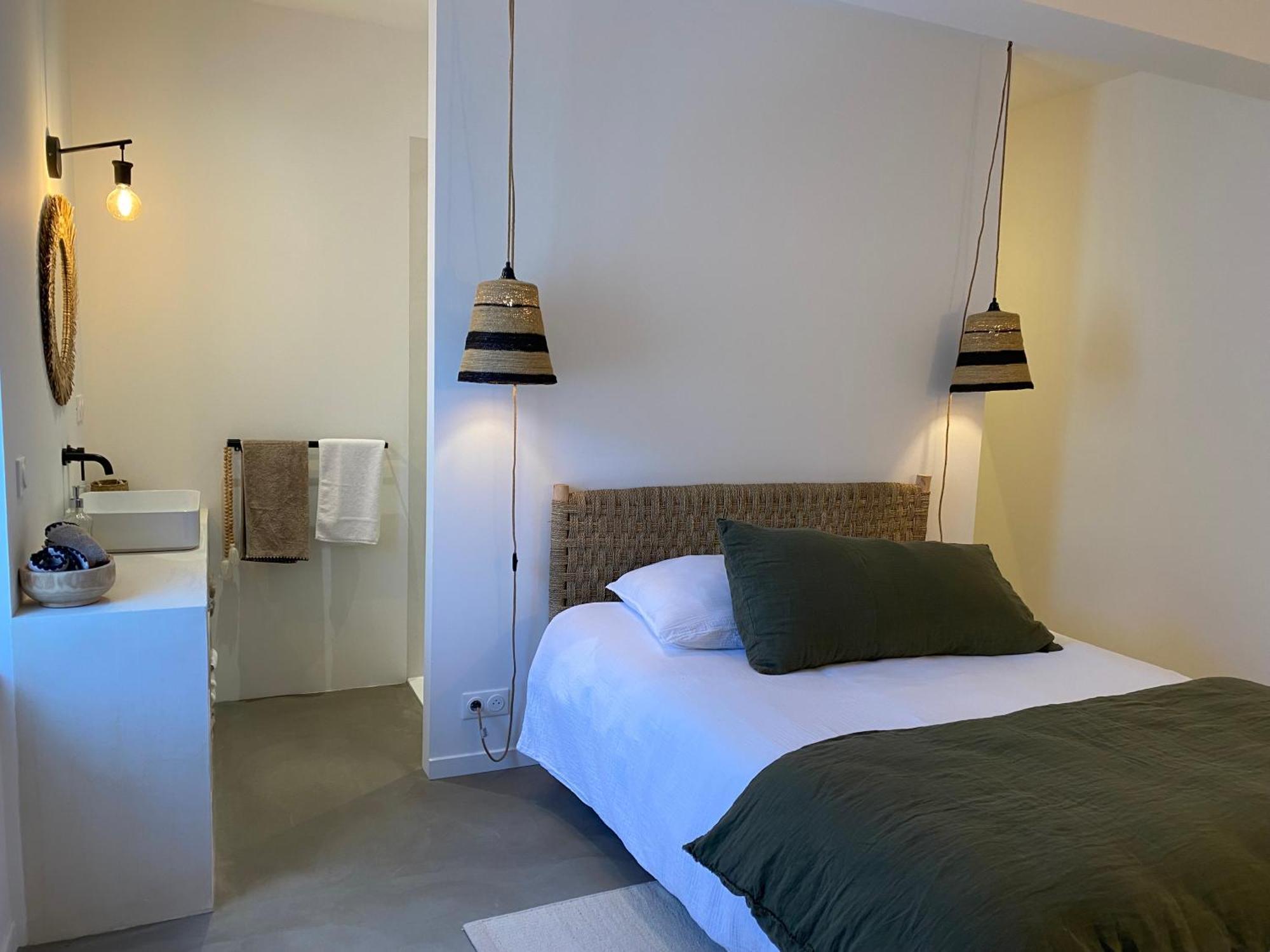 Joli Appartement En Ville Ровел Екстериор снимка