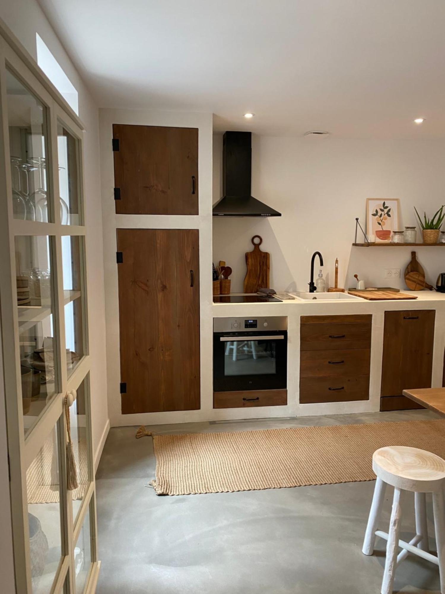 Joli Appartement En Ville Ровел Екстериор снимка