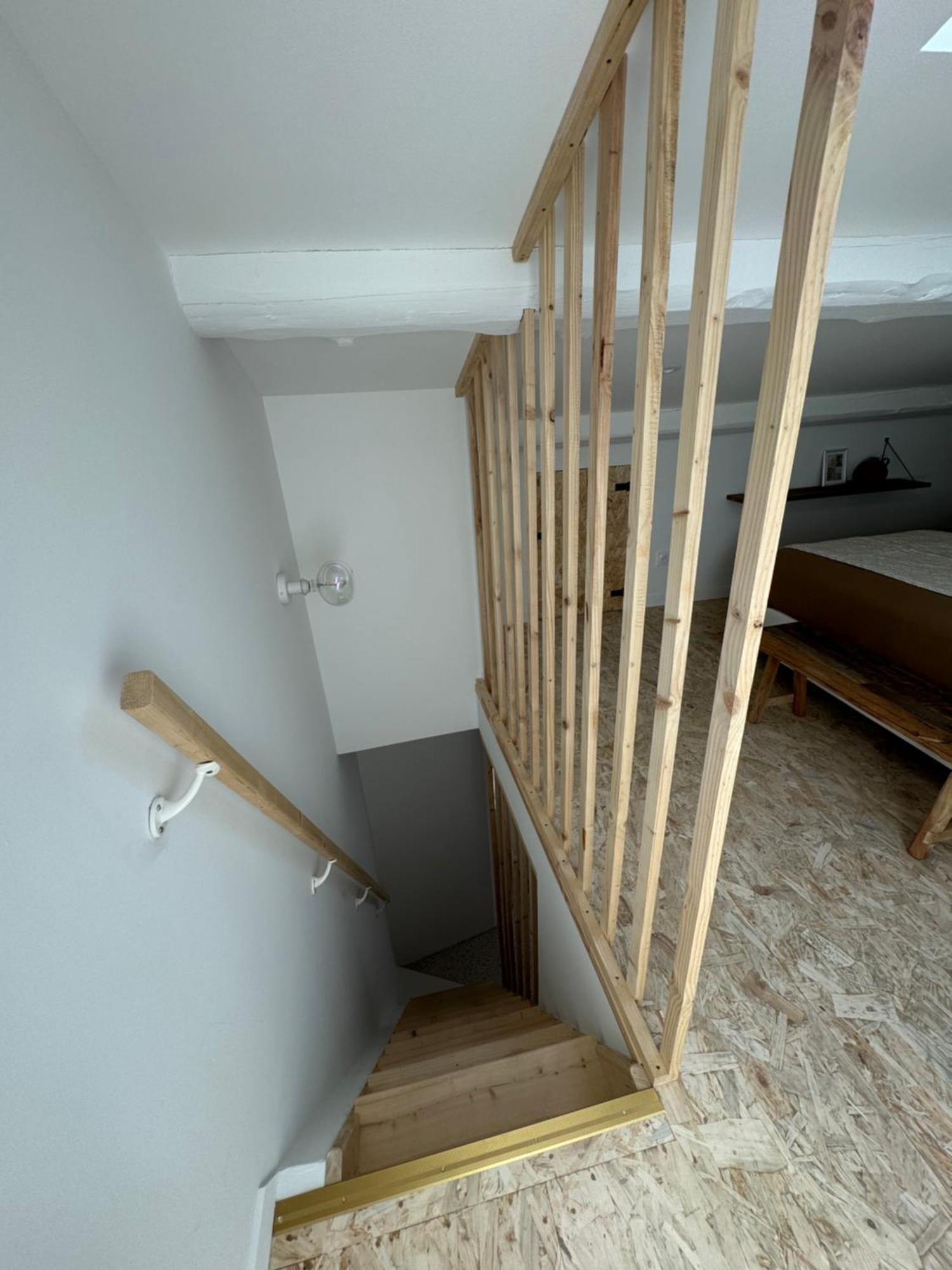 Joli Appartement En Ville Ровел Екстериор снимка